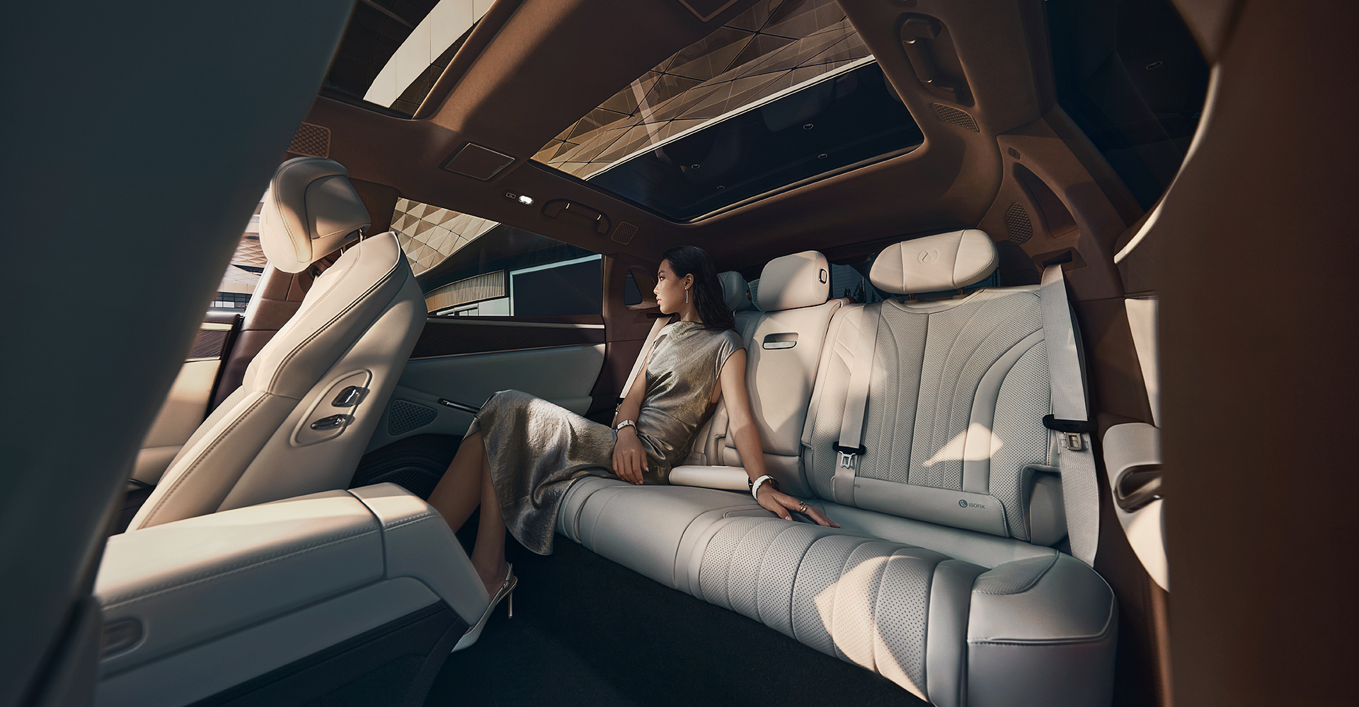 超宽适后排座椅